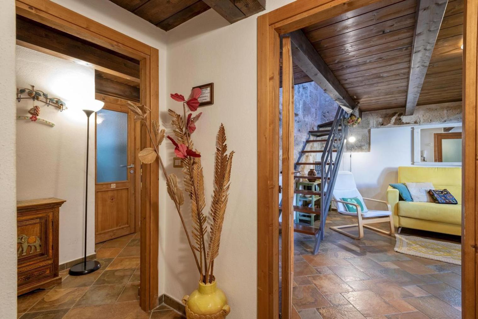 Apartment Old Town Steps To Sea And Scenic Ramparts Alghero