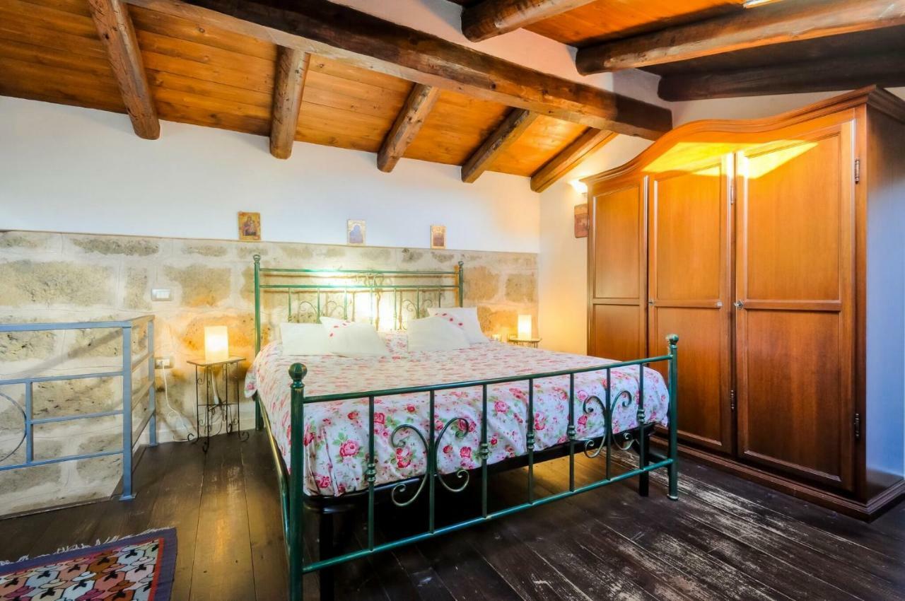 Apartment Old Town Steps To Sea And Scenic Ramparts *