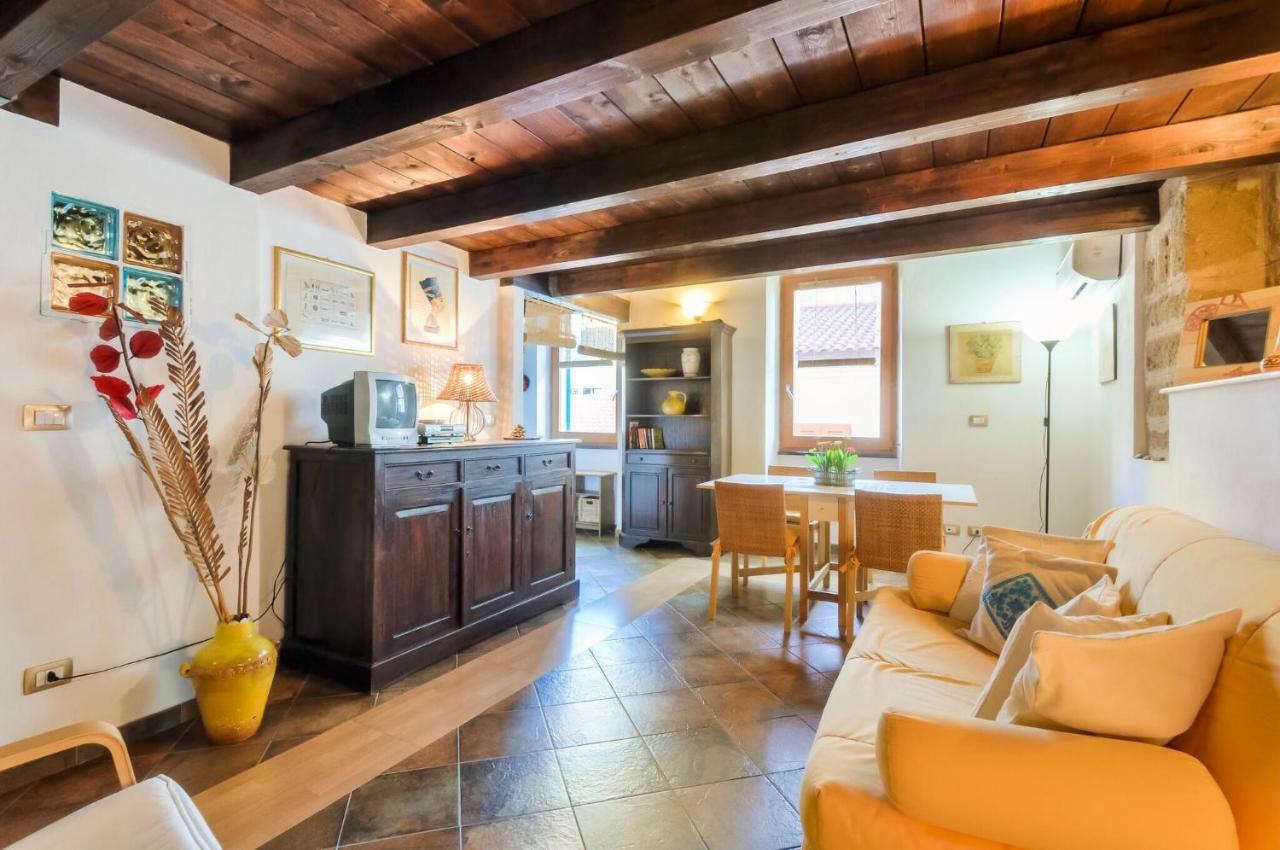 Old Town Steps To Sea And Scenic Ramparts Apartment Alghero