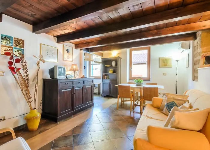 Alghero Old Town Apartment Steps To Sea And Scenic Ramparts